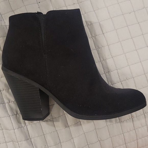 Banana Republic booties - Picture 2 of 7
